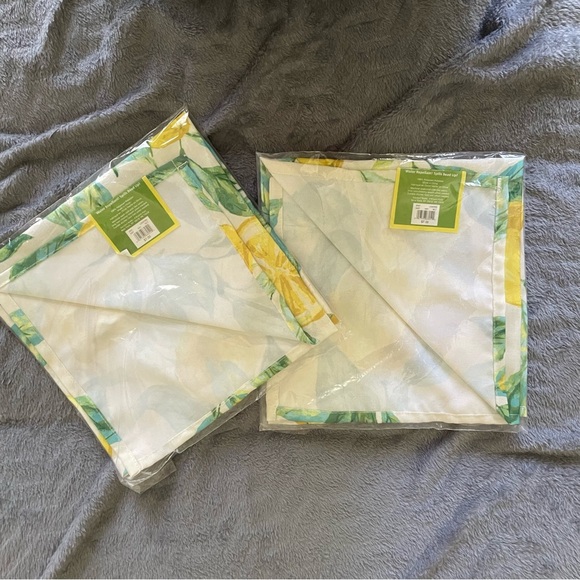 2pk Outdoor Napkins 19”x19” each NIP - Picture 3 of 4